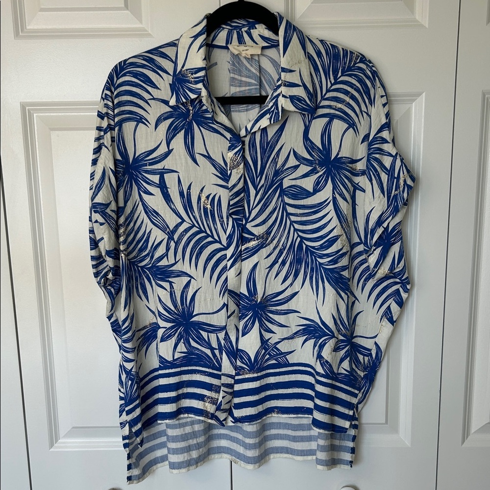 Umgee Blue and White Leaf Print Women’s Top